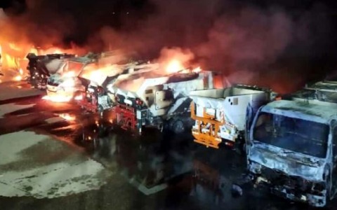 Incendio’ 6 mezzi per la raccolta dei rifiuti, arrestato