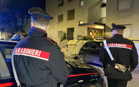 Carabinieri smantellano piazza di spaccio in via dell’Archeologia