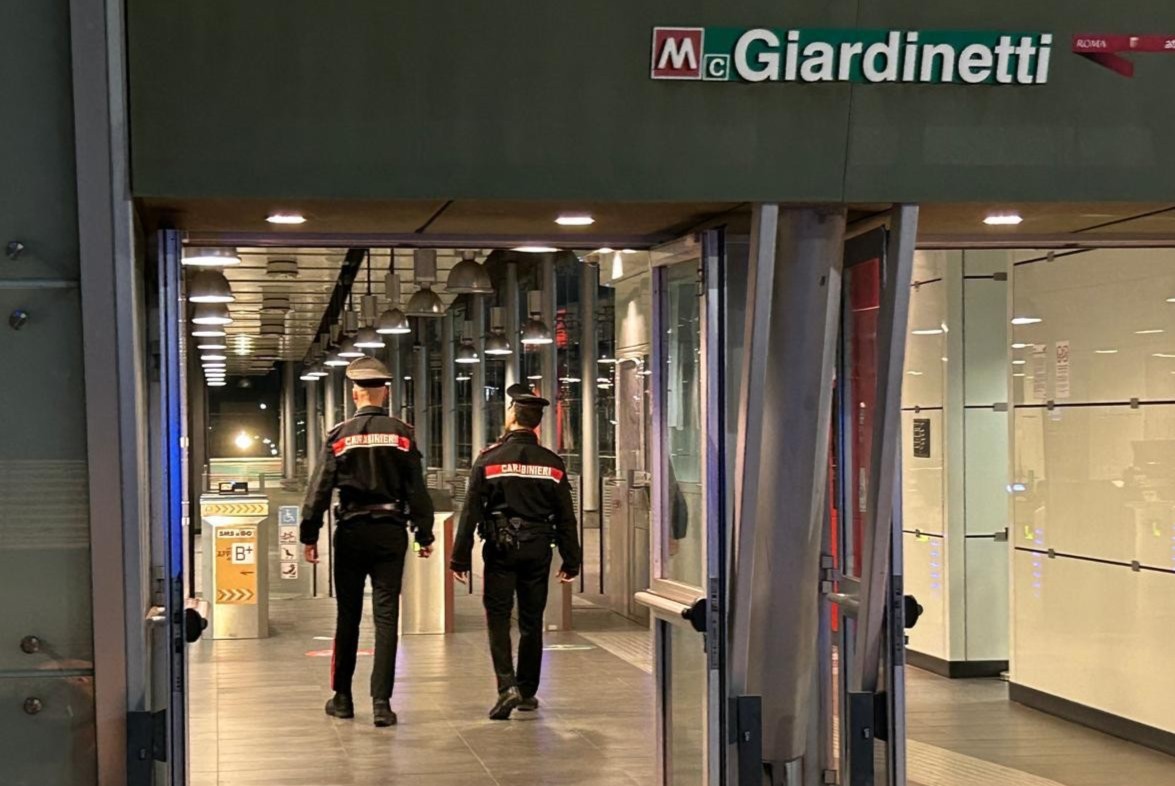 Metro C, maxi operazione anti-degrado: 7 arresti e sequestri di droga nelle periferie est