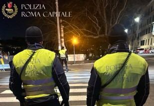 Fugge dopo aver investito una ragazza sul Lungotevere, denunciato