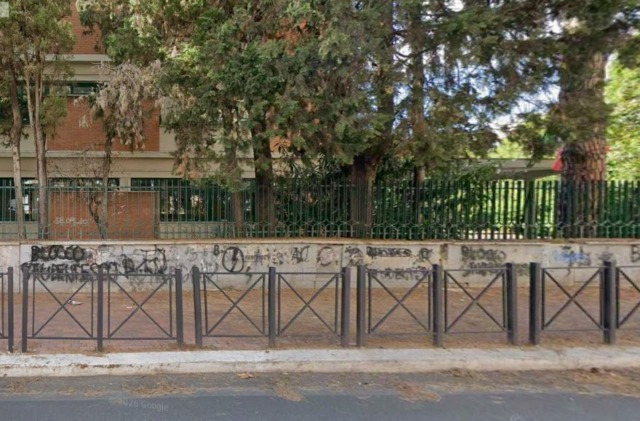 Paura al liceo Gassman, minorenne minaccia un compagno con una pistola: “Ti uccido”