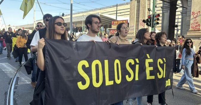 In migliaia in piazza contro il Ddl Bongiorno: ‘Senza consenso è violenza’”