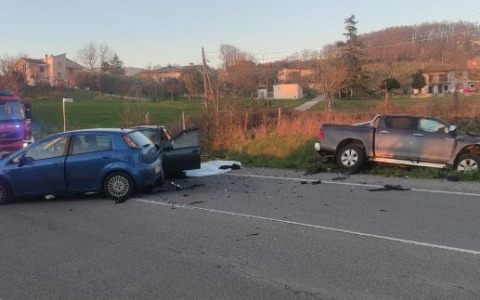 Scontro tra quattro auto, morti marito e moglie