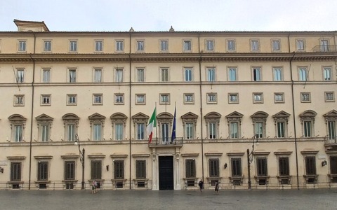 Palazzo Chigi, addetta alle pulizie accusa malore e muore