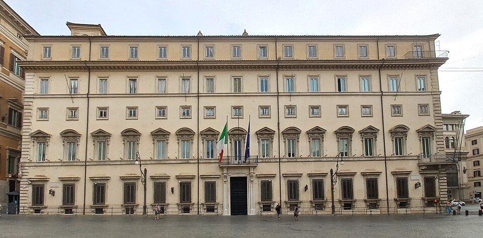 Palazzo Chigi, addetta alle pulizie accusa malore e muore