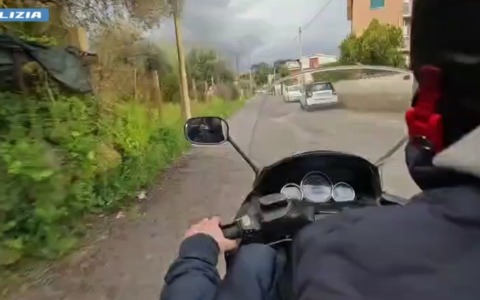 Vedette e richiami per lo spaccio, 7 arresti della Polizia a Tor Bella Monaca