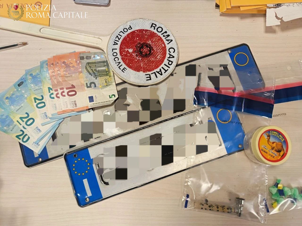 Droga nell’auto con la targa clonata, arrestato davanti all’Olimpico