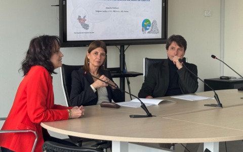 Sanità e volontariato uniscono le forze contro l’inquinamento da plastica