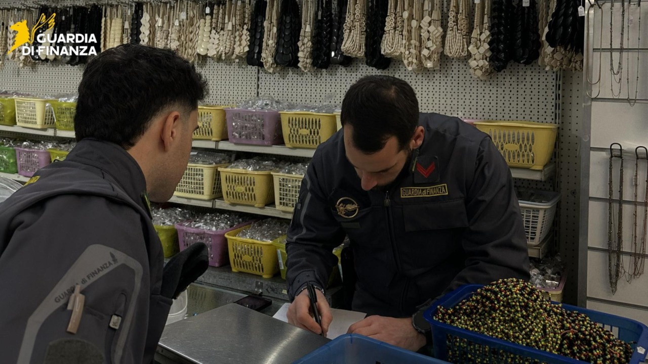 Controlli alla stazione Termini, sequestrati 4 milioni di prodotti non sicuri
