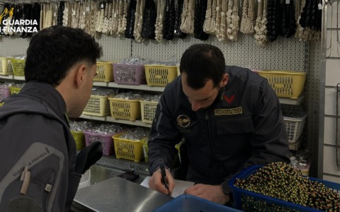 Controlli alla stazione Termini, sequestrati 4 milioni di prodotti non sicuri