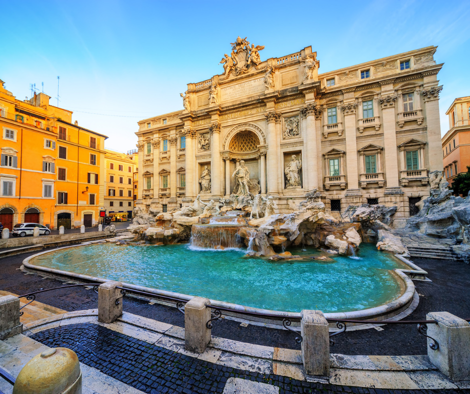 Accesso regolamentato alla Fontana di Trevi: primo giorno con grande affluenza