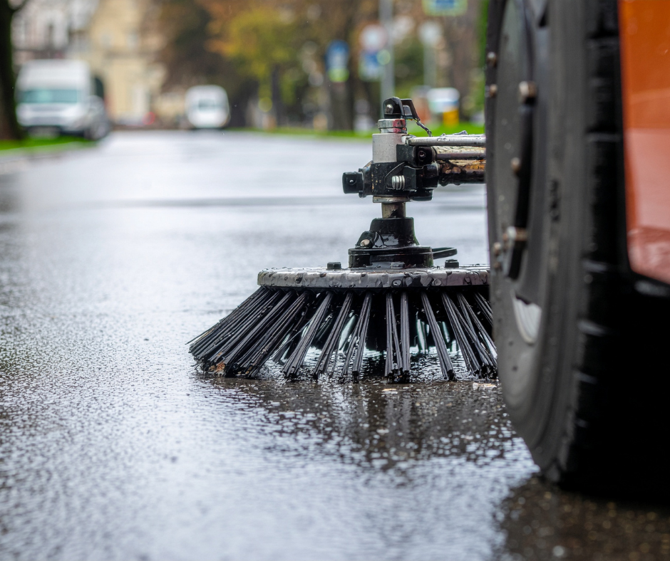 Intervento straordinario di pulizia e verde nel centro storico