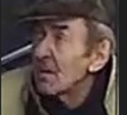 Uomo carbonizzato, diffuse le immagini per risalire all’identità