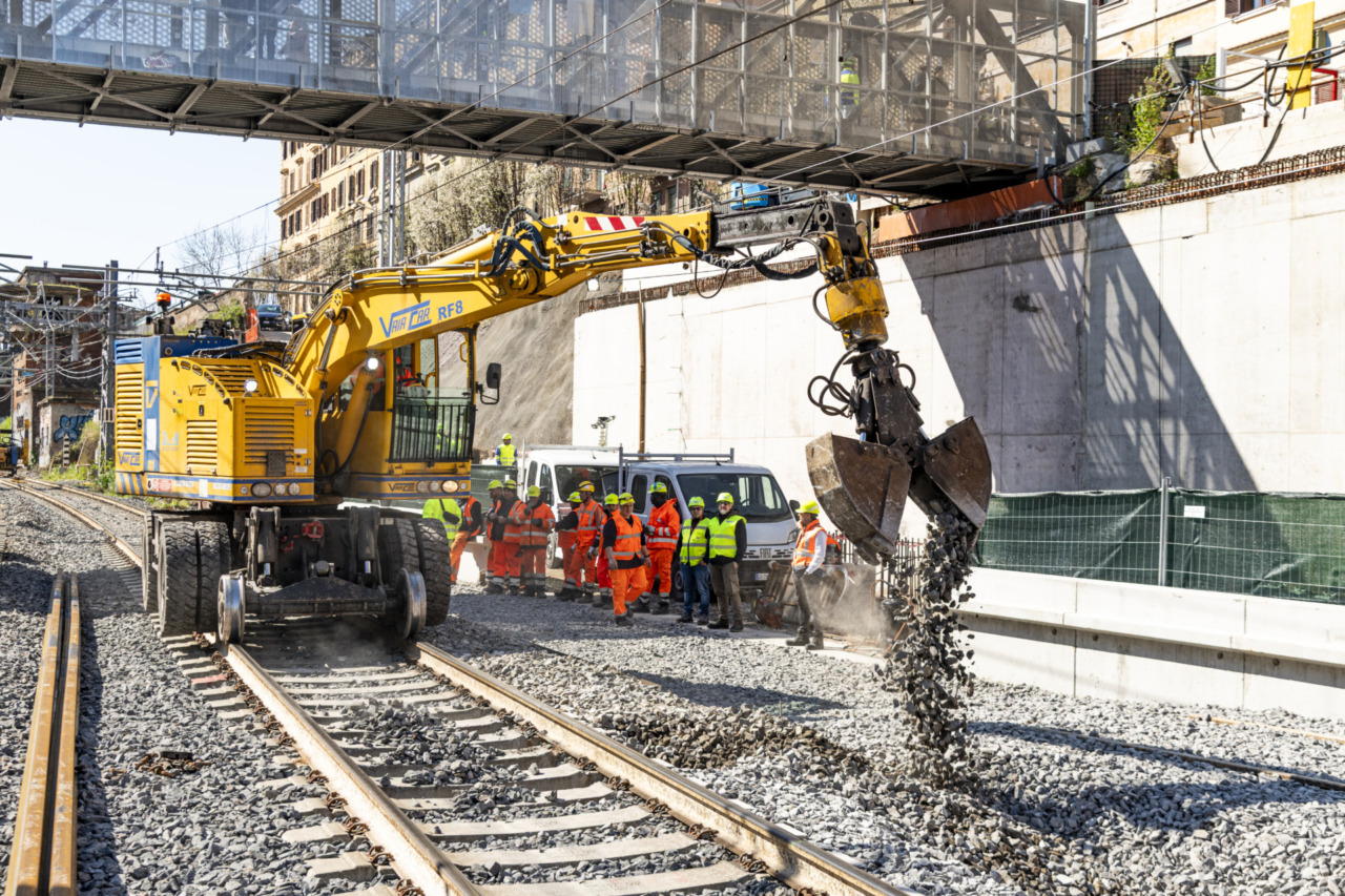 Pigneto, la nuova fermata prende forma con la posa dei primi binari