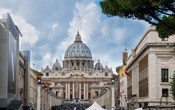 Il cardinale di Teheran in città: “Rammarico e dolore per i nostri fratelli e sorelle”