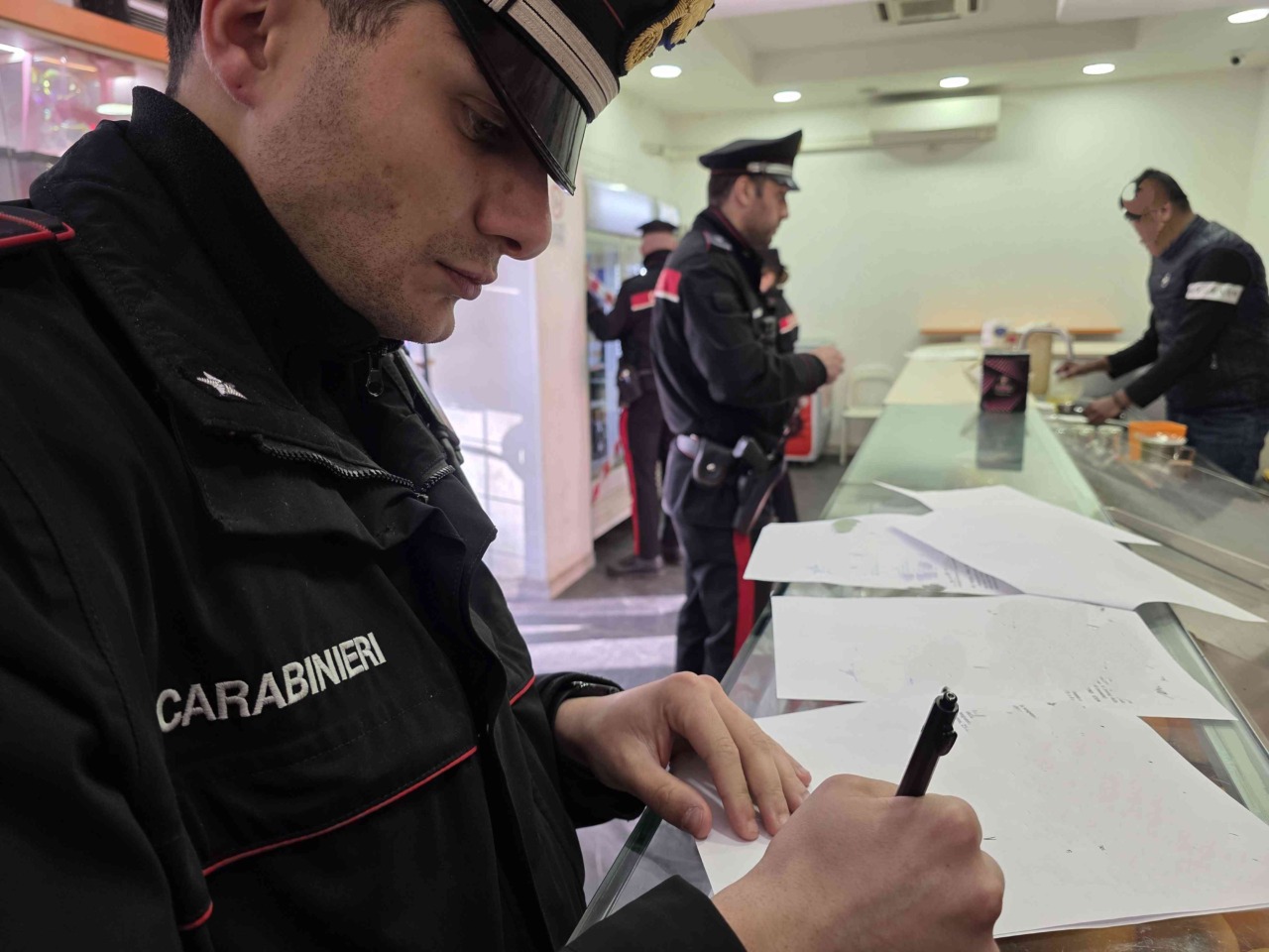 Sospesa la licenza ad un bar in viale Togliatti