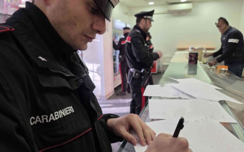 Sospesa la licenza ad un bar in viale Togliatti