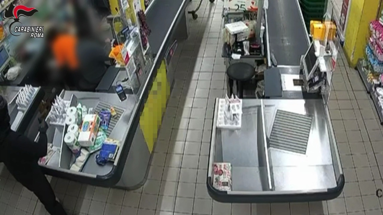 Rapina al supermercato, presi i responsabili
