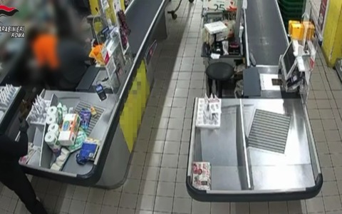 Rapina al supermercato, presi i responsabili