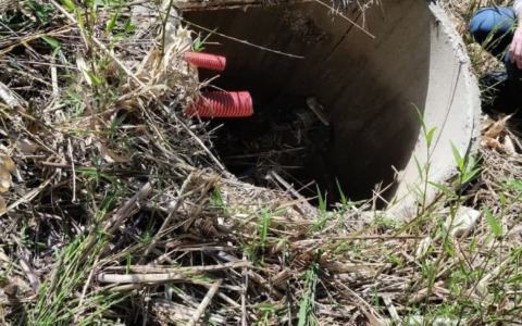 Donna cade in un pozzo al parco della Pace, ferita e trasportata in ospedale