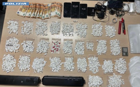 Spaccio di cocaina per clienti “spiati e selezionati”, in manette una coppia