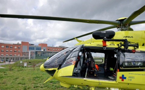 Scooter contro auto all’incrocio: 14enne elitrasportato al Bambino Gesù