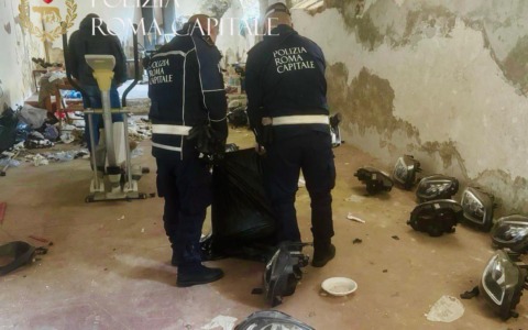 Controlli al Trullo: trovato centro di stoccaggio e smercio di parti di auto rubate