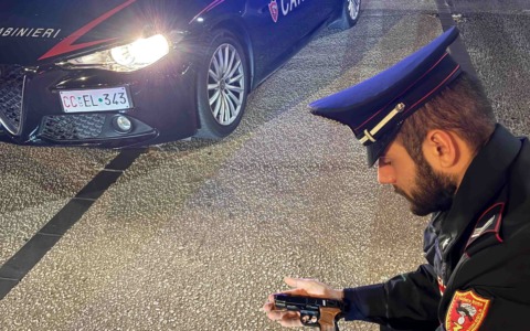 Tenta rapina con una pistola giocattolo, arrestato un 60enne
