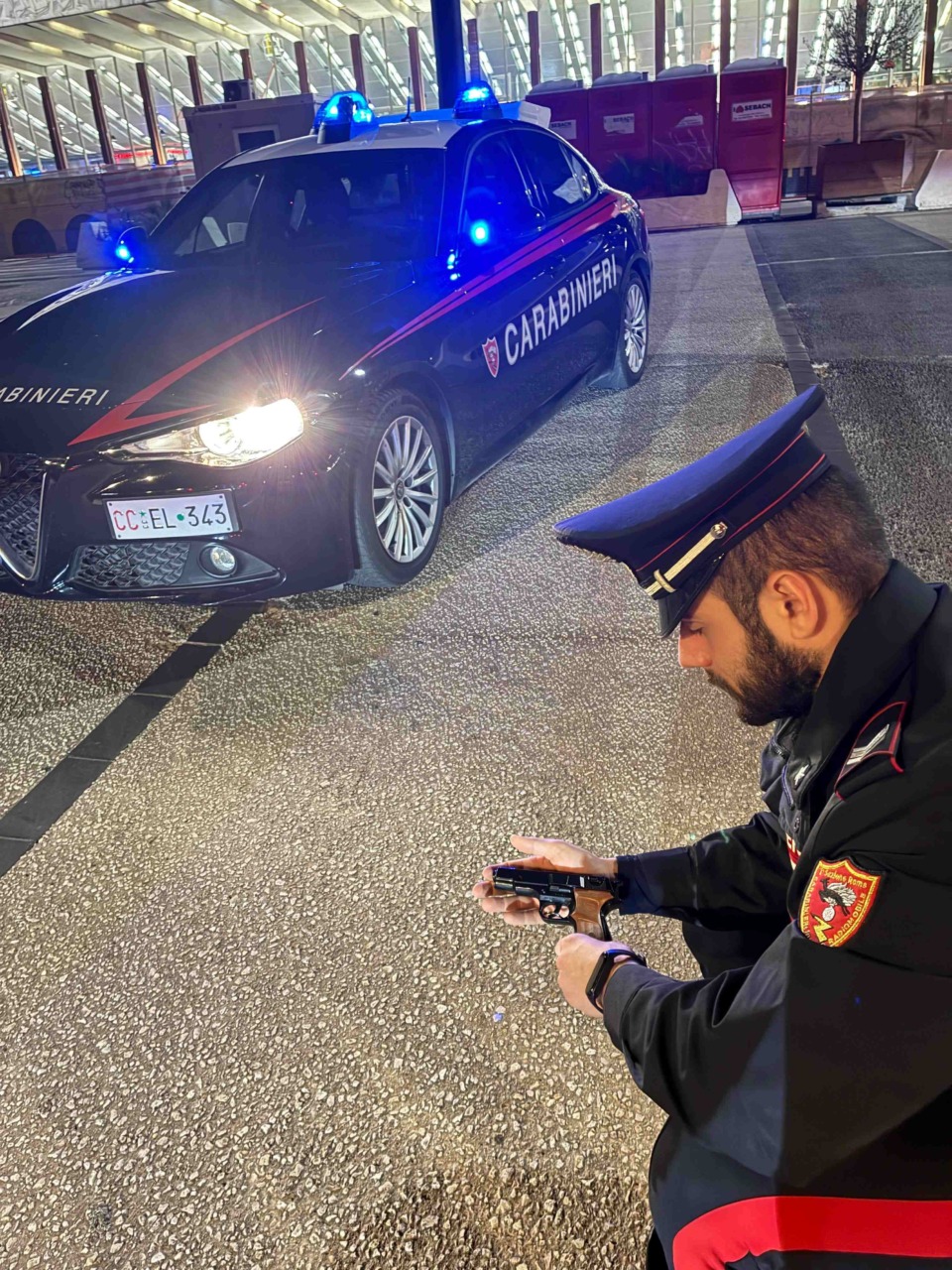 Tenta rapina con una pistola giocattolo, arrestato un 60enne