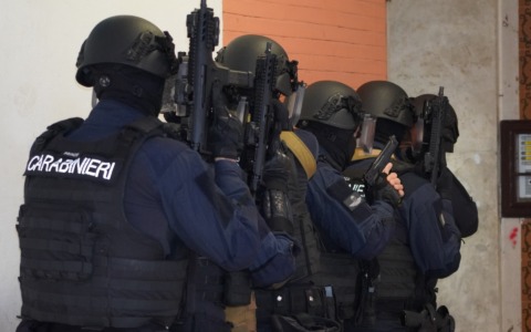 Maxi controllo dei Carabinieri nel territorio di Ostia, 17 arresti e 42 denunce