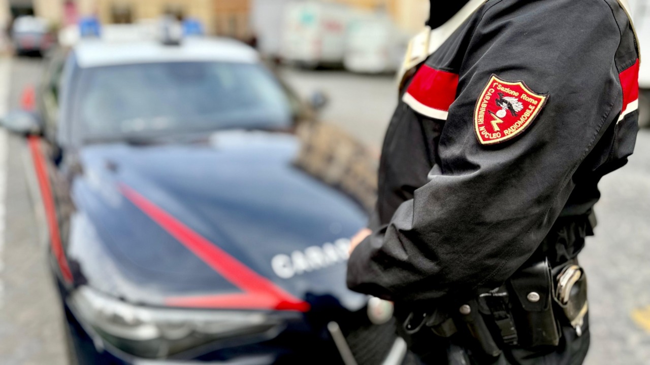 Rapinano un cittadino pakistano, arrestati due uomini senza fissa dimora