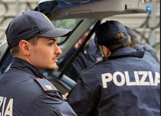 Rapina in strada a Tor Cervara, gravissimo un anziano