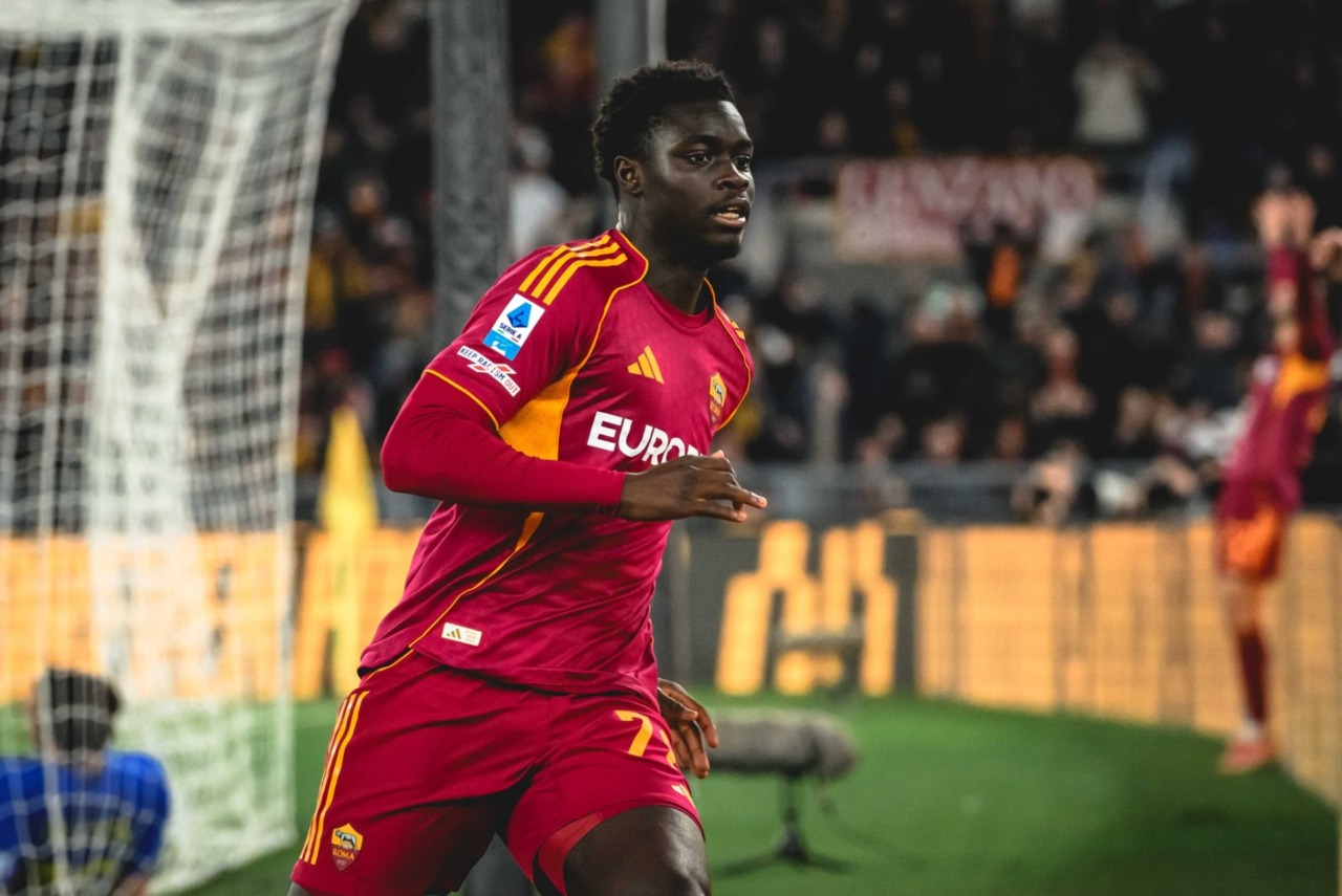 La Roma supera il Lecce 1-0, giallorossi a -3 dal quarto posto