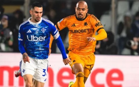 Il Como vince lo “spareggio” Champions, Roma sconfitta 2-1