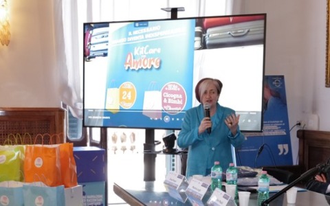 “Kit Care con Amore”, il progetto dell’associazione Salvabebè Salvamamme