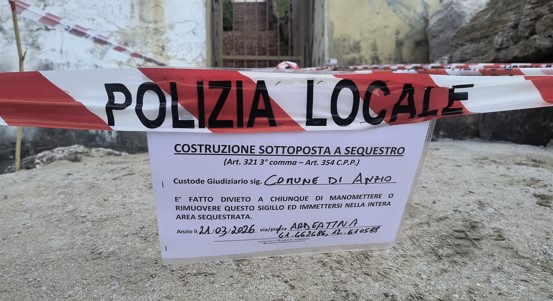 Sequestrata una rampa di accesso abusiva alla spiaggia