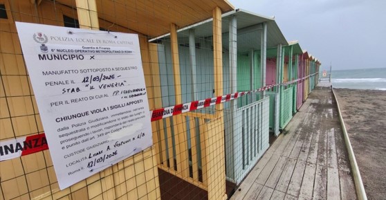 Sequestro delle cabine dello stabilimento “Il Venezia” di Ostia