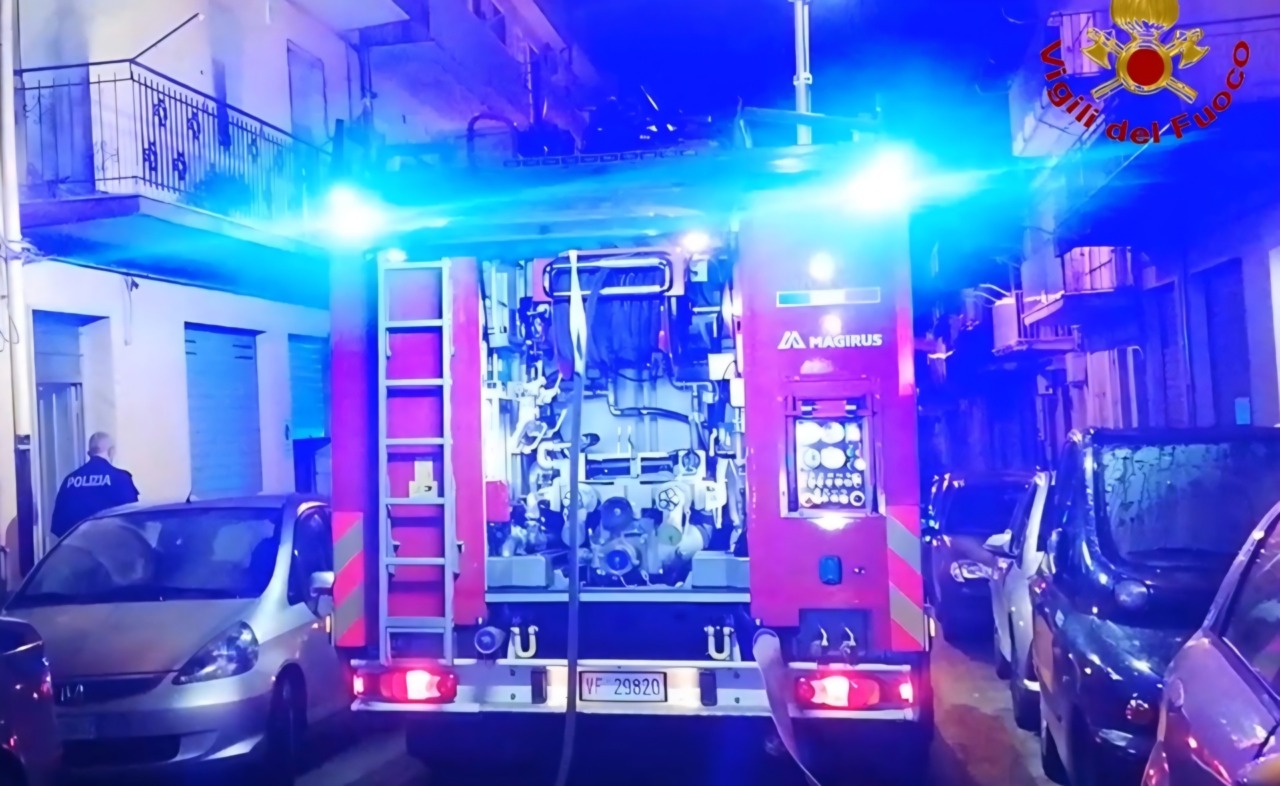 Esplode bomba carta nel centro storico
