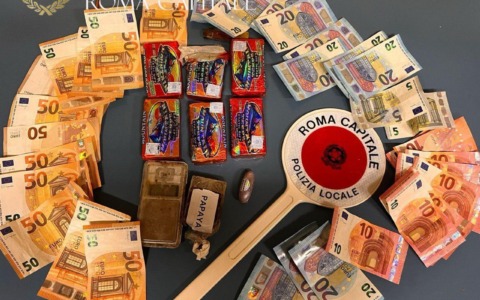 Fermati sul monopattino, arresto per droga un 19enne