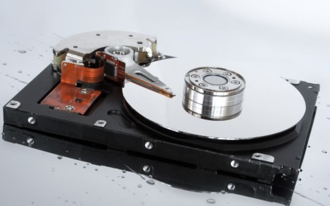 Hard disk rotto, NAS inaccessibile: quando i dati spariscono e cosa fare davvero