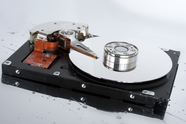Hard disk rotto, NAS inaccessibile: quando i dati spariscono e cosa fare davvero