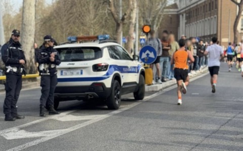 Maratona: Polizia Locale impegnata nei servizi di viabilità e scorta agli atleti
