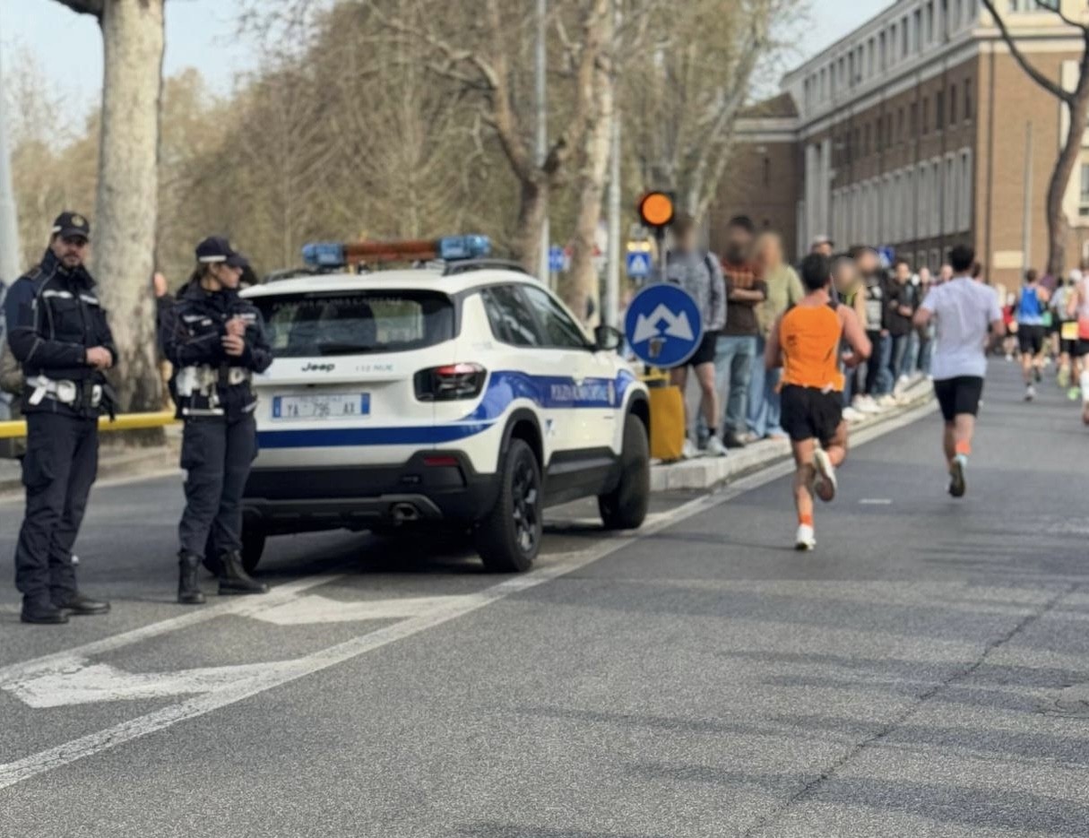 Maratona: Polizia Locale impegnata nei servizi di viabilità e scorta agli atleti