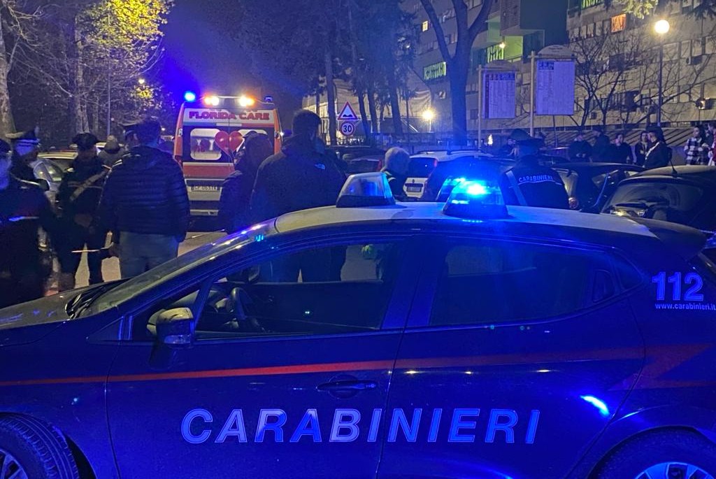 Ragazzo precipita dal sesto piano, ipotesi suicidio