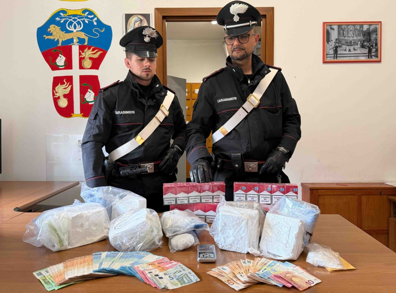 Spaccio di droga nel bar, ma a casa nascondeva 6 chili di cocaina