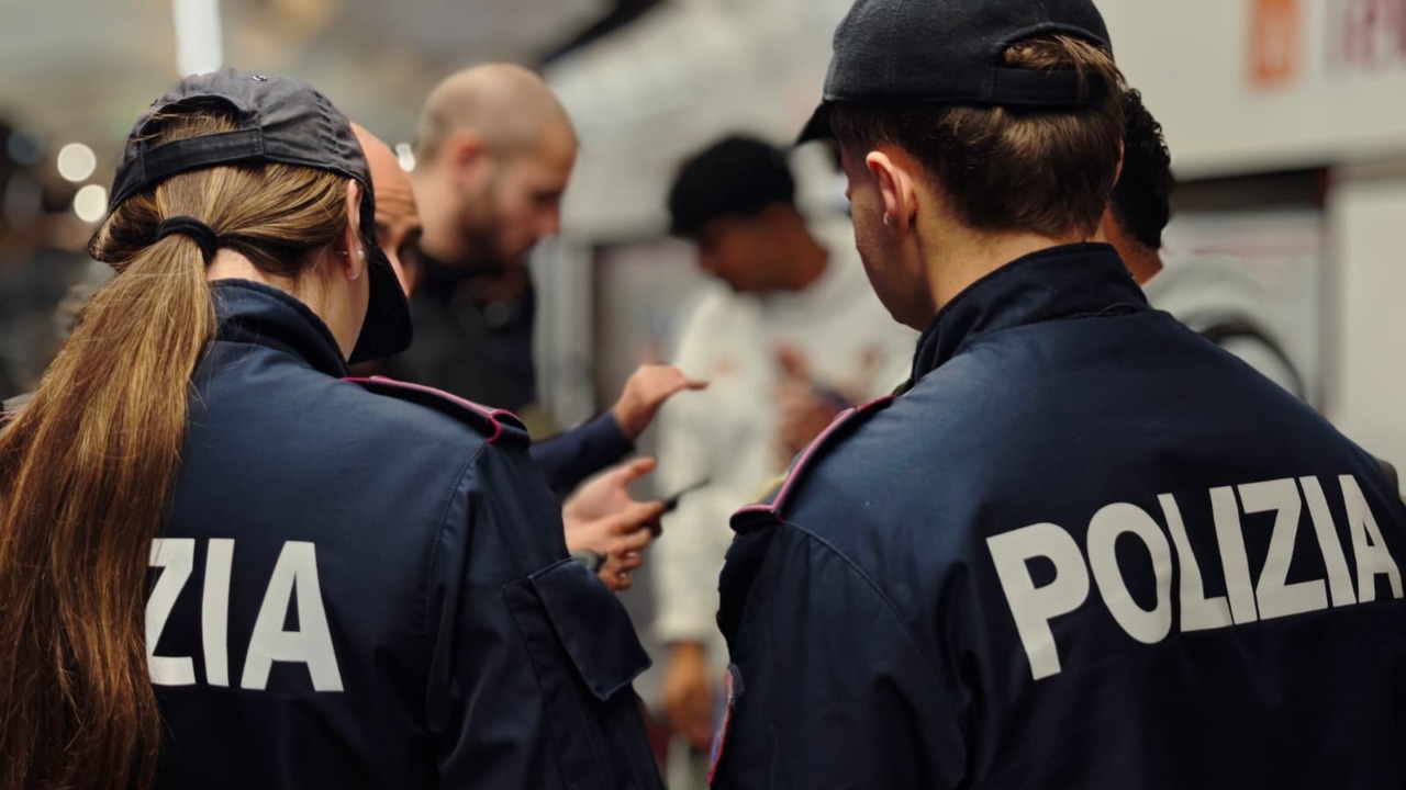 Furto, spaccio, ricettazione e resistenza a pubblico ufficiale, otto arresti