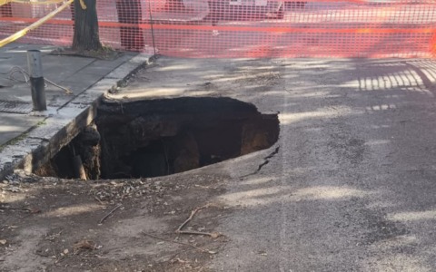 Voragine in via dei Colli Portuensi