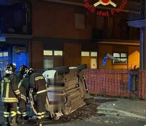 Scontro tra due auto a Vermicino, morta una 50enne e un 16enne. Ferite le figlie della donna