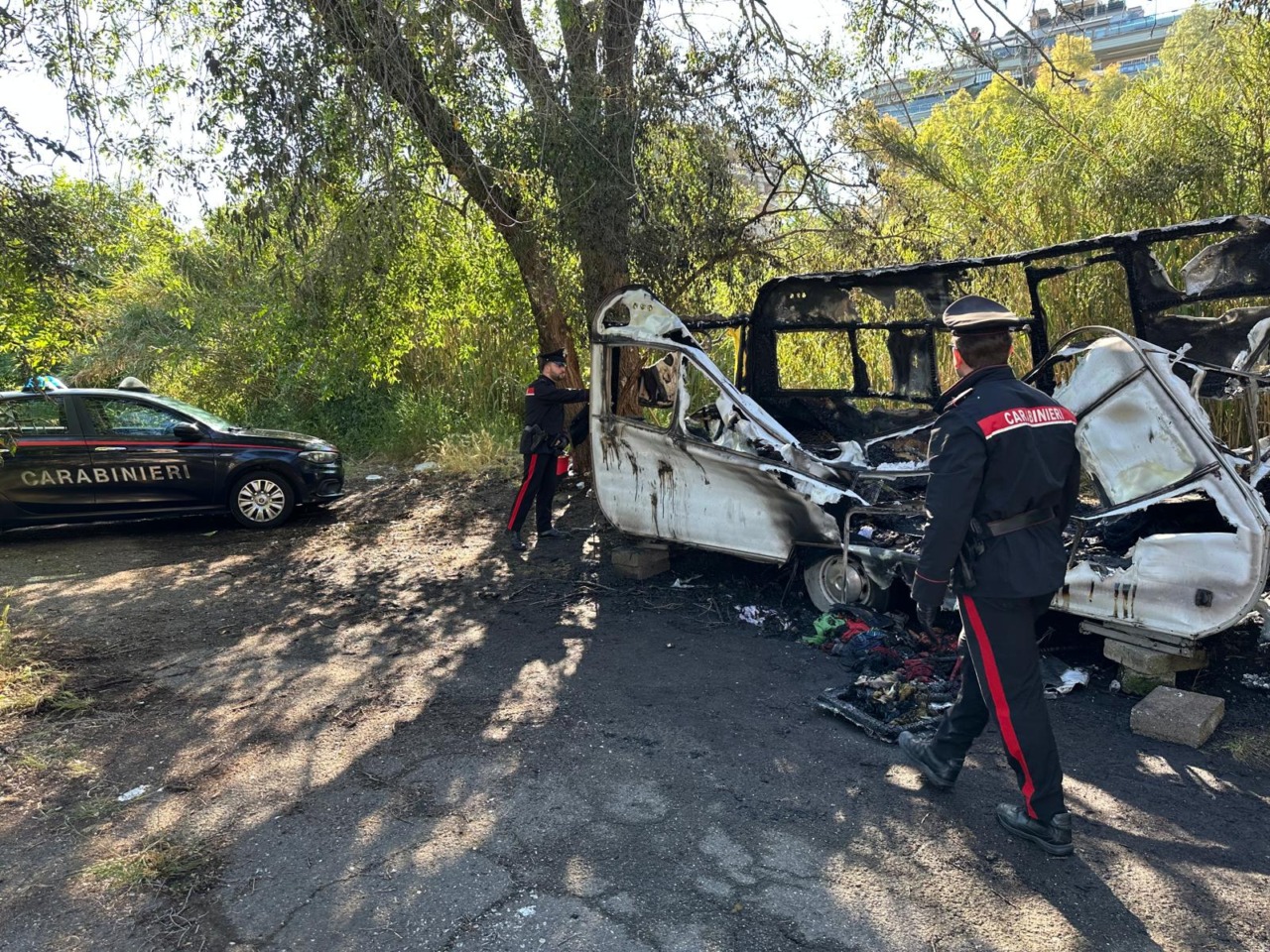 Incendio in una roulotte, grave un uomo senza fissa dimora