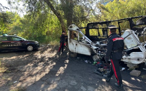 Incendio in una roulotte, grave un uomo senza fissa dimora